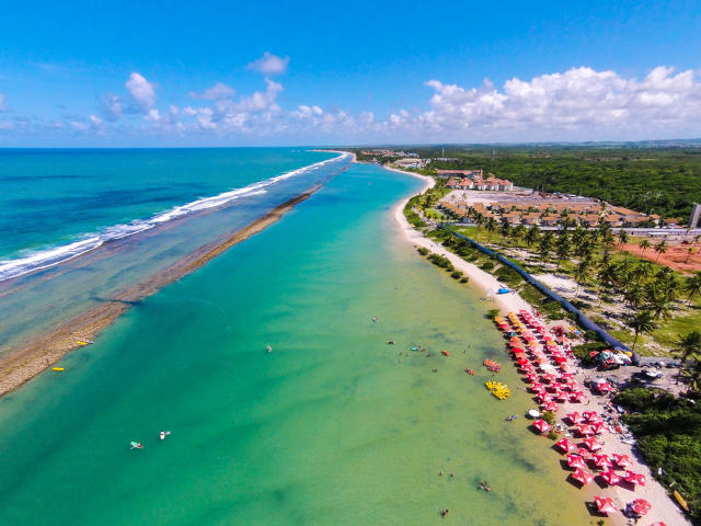Praia de Muro Alto, Porto de Galinhas, Litoral Sul, Pernambuco &copy; Cléferson Comarela/CC, ilustração