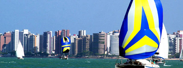 Fortaleza, la Ciudad del Sol, en Playas de Brasil &copy; / Embratur