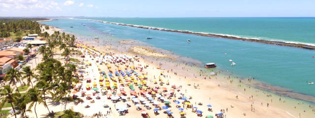 Playa del Francés en Marechal Deodoro (Alagoas) en Playas de Brasil &copy; SETUR-AL