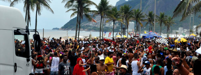 Carnaval de rua, Leblon, Rio de Janeiro &copy; Ari Oliveira / Guia Rio de Janeiro